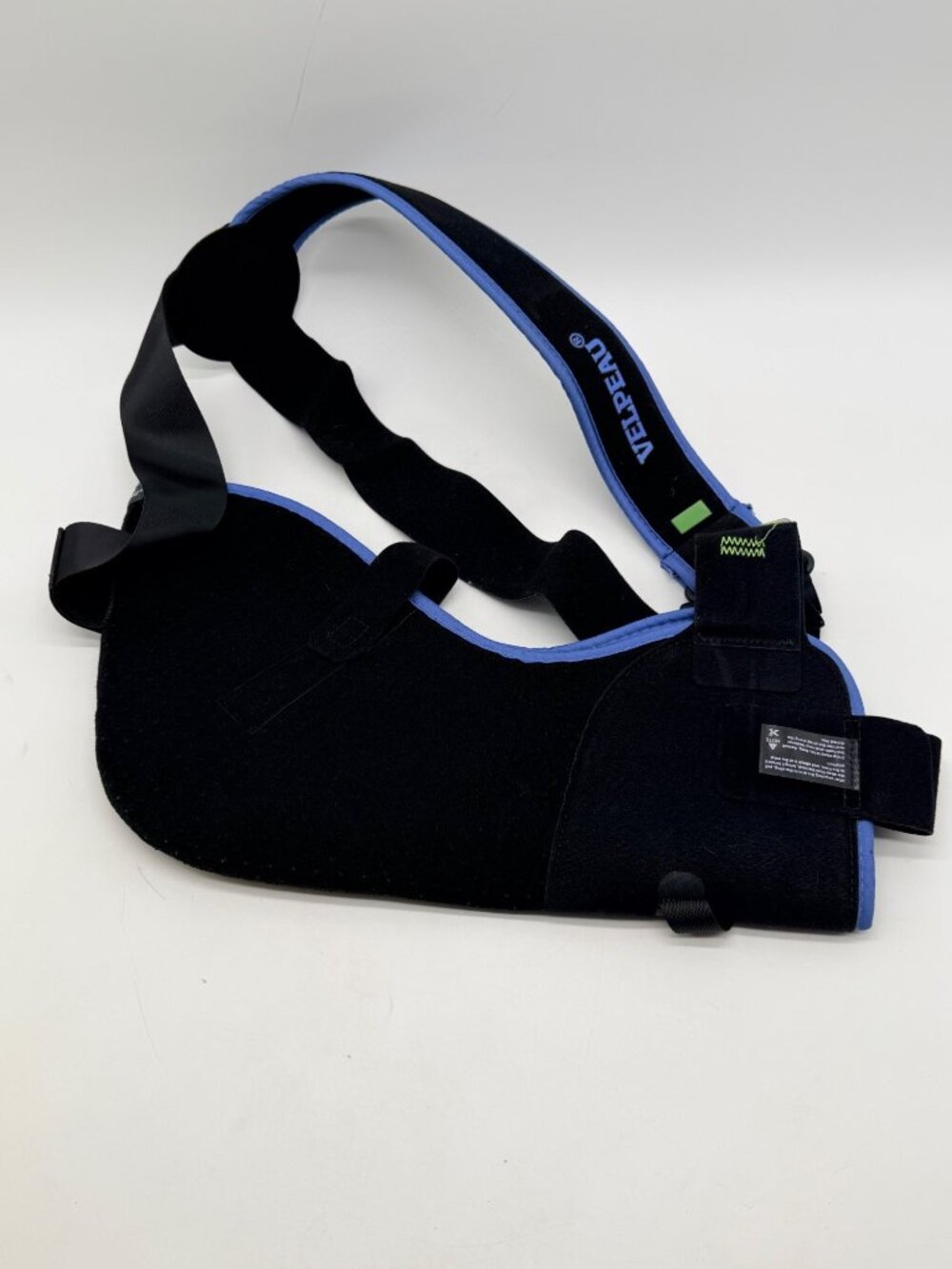 Velpeau Arm Sling Shoulder Immobilizer designed to support rotator cuff injuries